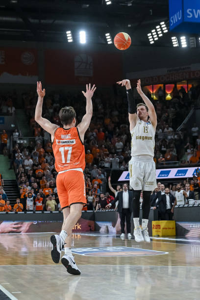 决定给他一 决定给他一