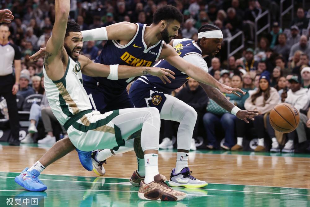 赛后场外的 赛后场外的